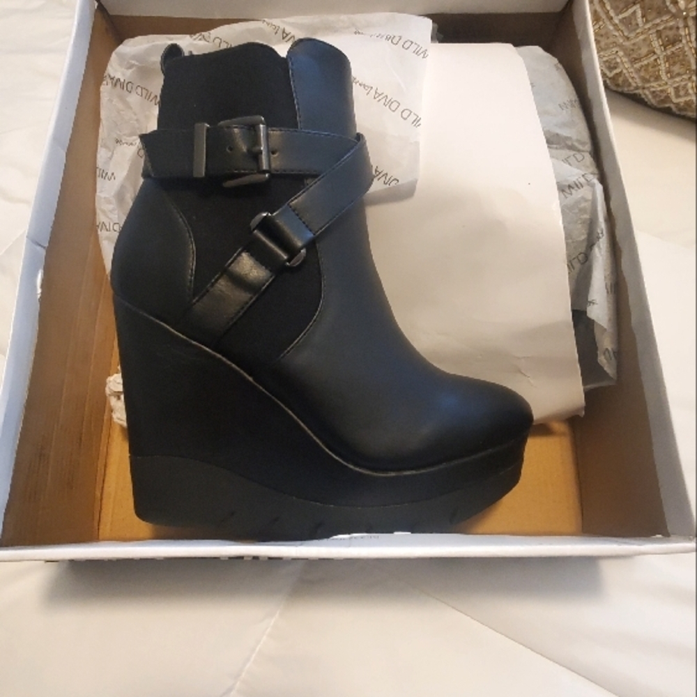 Wild DuvBlack Wedge Ankle Boots